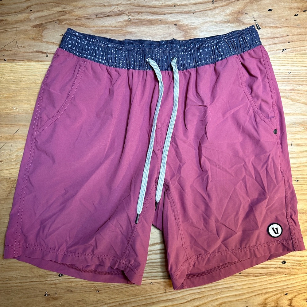 Vuori Kore Shorts - Salmon - Medium